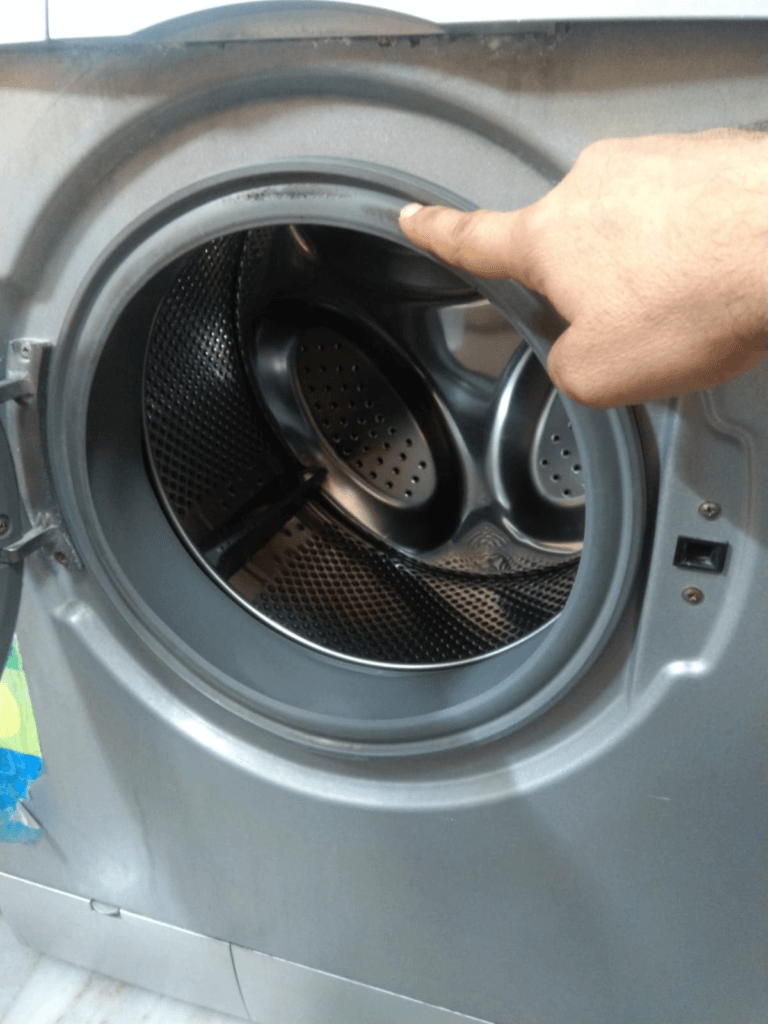 How to Clean an LG Front Loading Washing Machine? Cleaning the Gasket
