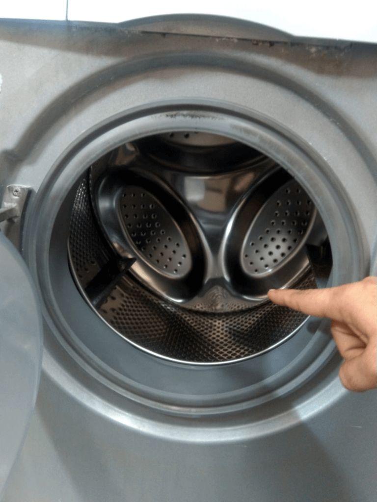How to Clean an LG Front Loading Washing Machine? Cleaning the Drum
